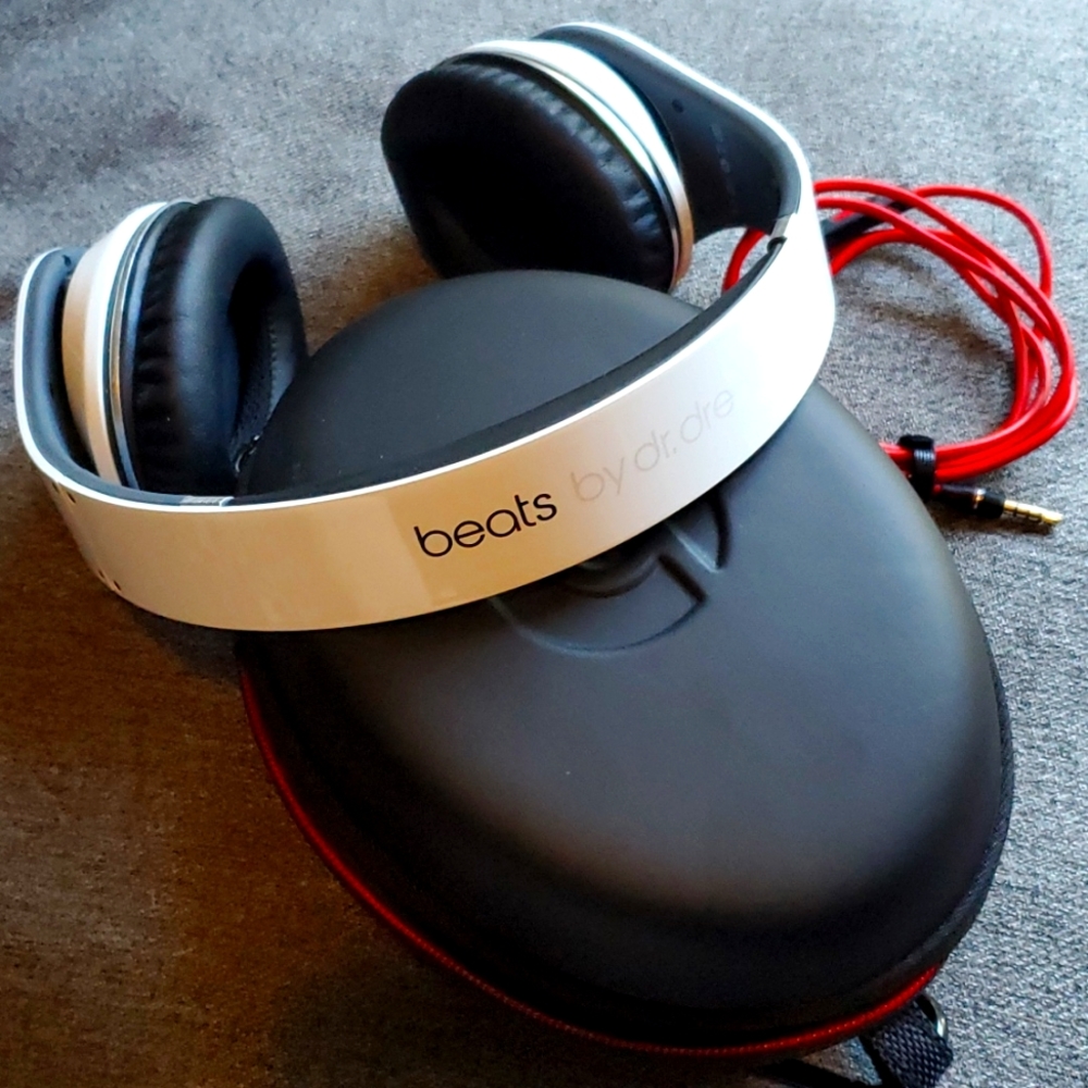 Beats by Dr. Dre Studio 1 White and Red